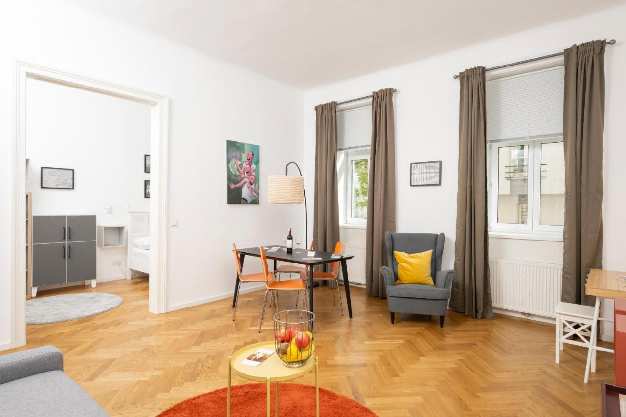 Luxury Suites Liechtenstein Виена Екстериор снимка