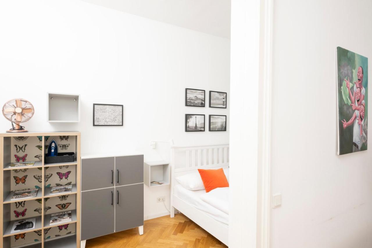 Luxury Suites Liechtenstein Виена Екстериор снимка