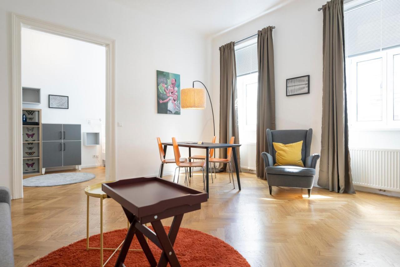 Luxury Suites Liechtenstein Виена Екстериор снимка