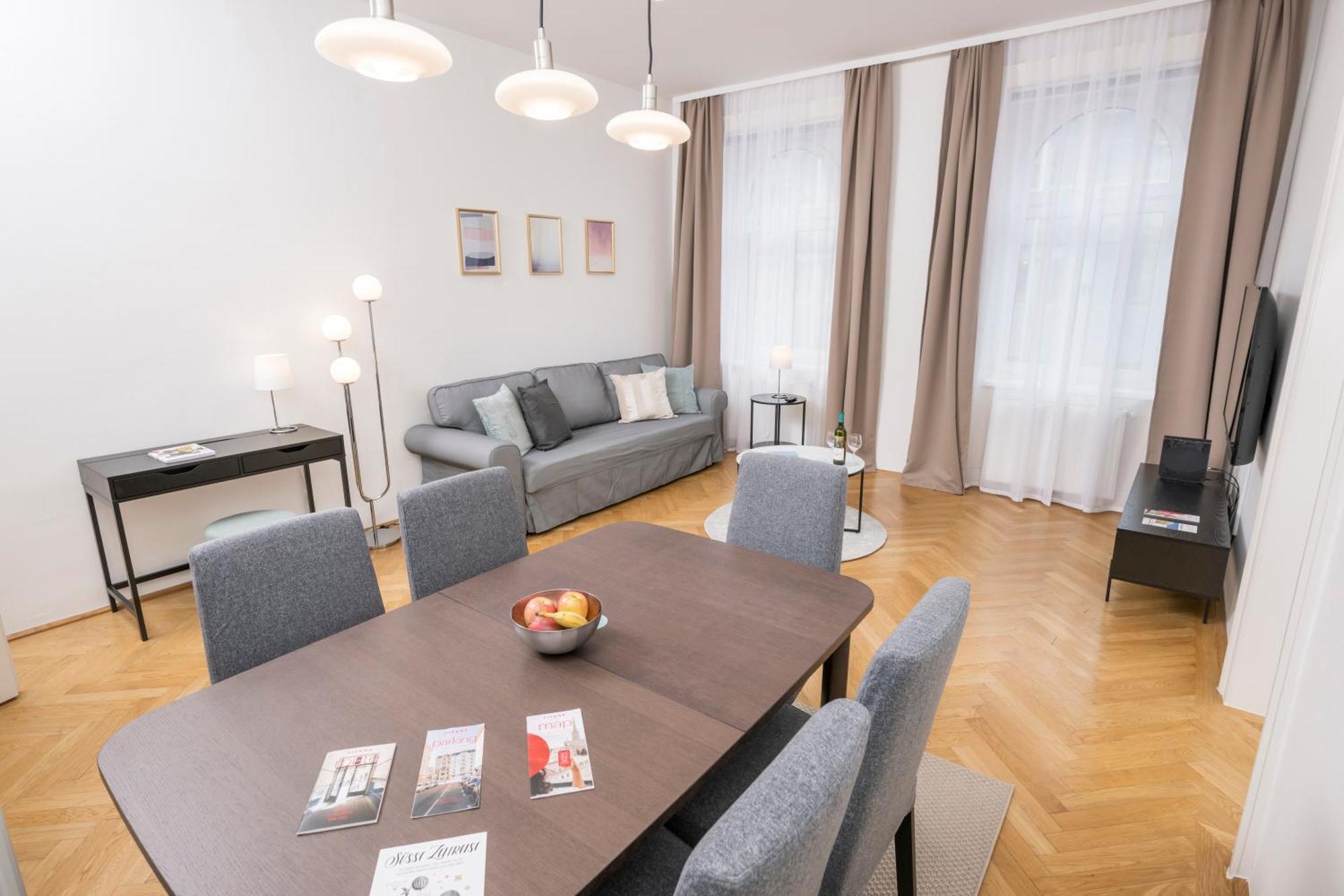 Luxury Suites Liechtenstein Виена Екстериор снимка
