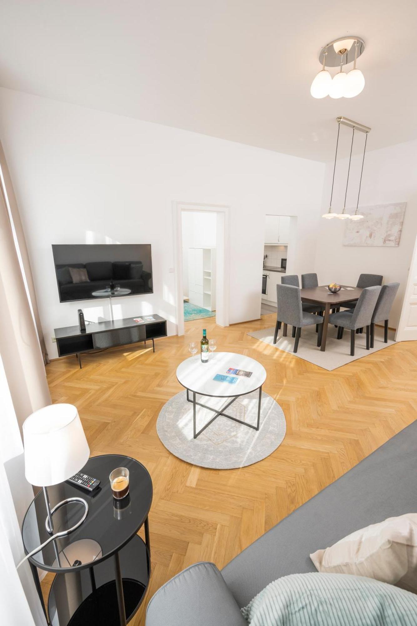 Luxury Suites Liechtenstein Виена Екстериор снимка